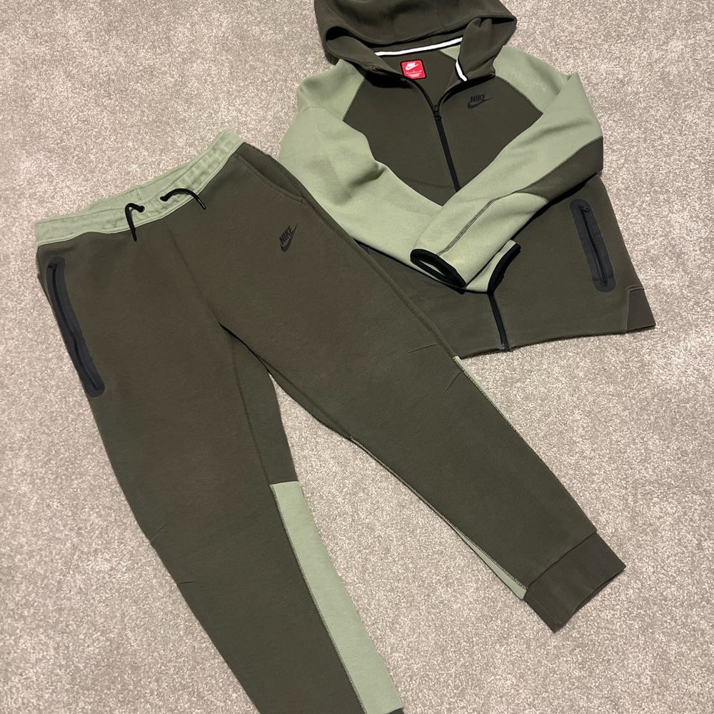 Nike Tech Two-Tone Tracksuit Youth XL